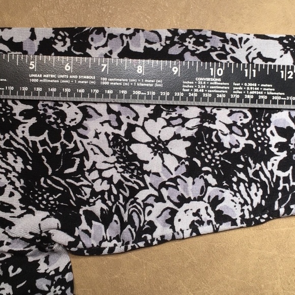 SARAH SPENCER Spring Summer Cardigan, Gray/Black FLORAL, NWOT, Large - Picture 5 of 9